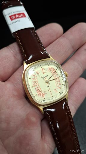 Часы Чайка медицинские кварц Au. Без репассажа. Состояние на фото. Ремешок если без торга.