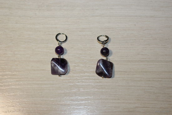 Серьги с подвесками из аметиста, длина 4.5 см.