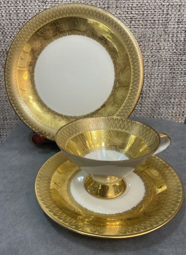 Чайная тройка BAVARIA SELBGEIN PORZELLAN Германия. Чашка 10 х 6 см. Блюдце 15 см. Тарелка для торта 19.5 см