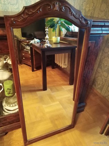 Зеркало  в деревянной раме не использовалось