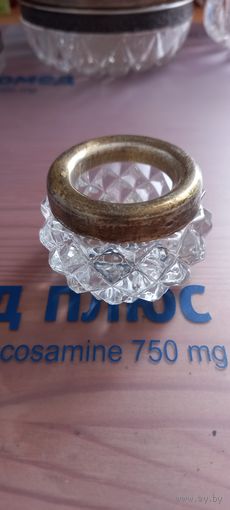 Хрустальна солонка с серебром 875пр. МЮЗ. Диаметр 5см, высота3,5 см. С рубля