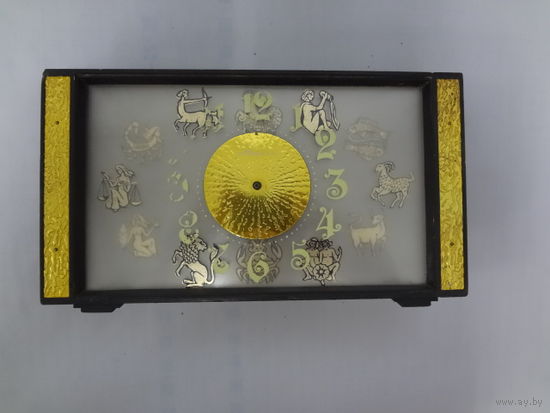 Часы Молния.