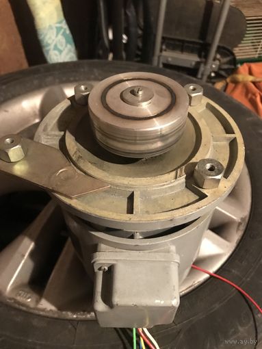 Электродвигатель б/у в идеальном состоянии