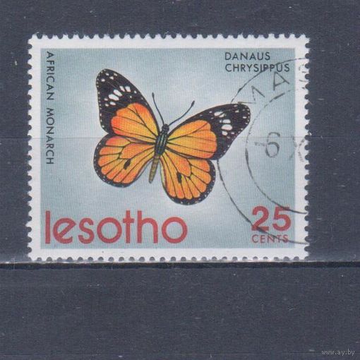 [1421] Лесото 1973. Фауна.Бабочка.25 с. Гашеная марка. Кат.гаш.4 е.