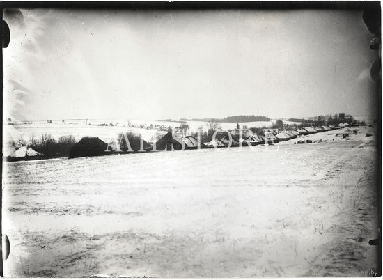 Общий вид на м. Райца, Кореличский р-н. Церковь (костел) Святой Варвары 1915-1916 года. Крупный формат.