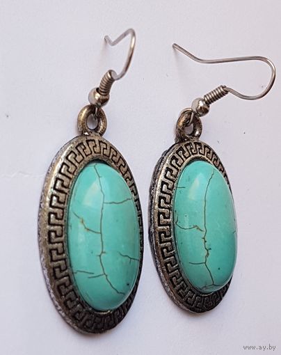 Серьги камень, длина 4,9 см. Размер камня 2,1 см на 1,4 см. 70-е годы