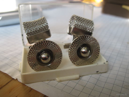 Запонки с футляром с рубля!