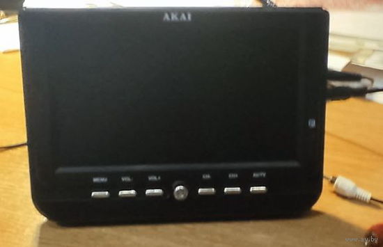 Портативный телевизор AKAI(ATF-710).