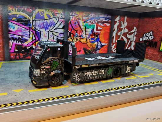 Коллекционная модель 1/64 MicroTurbo HINO 300 Custom Flatbed Truck #43 "Monster"