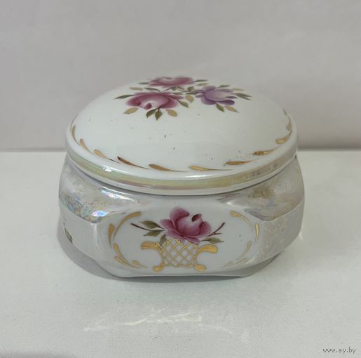 Фарфоровая шкатулка (ЗОЛОТАЯ СЕТКА)  ДФЗ
