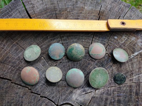 Пуговицы 10 штук. Старые. С надписями (6). Находка