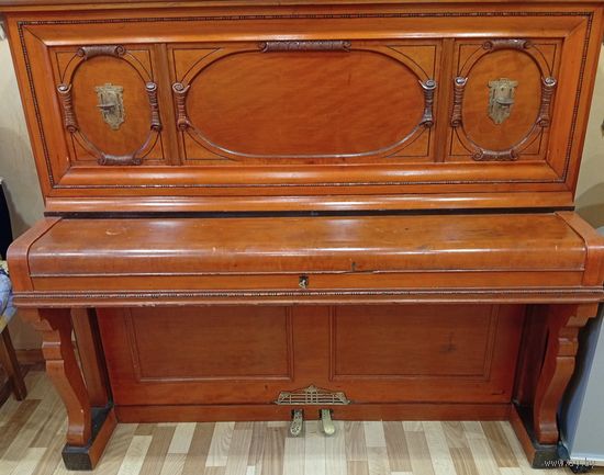 Фортепиано Berg