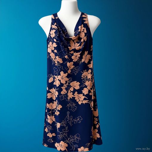 Летнее платье с цветочным принтом