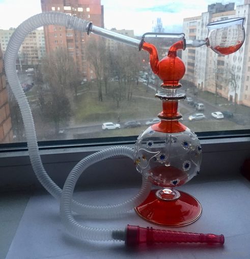 Полностью стеклянный кальян. С дефектом