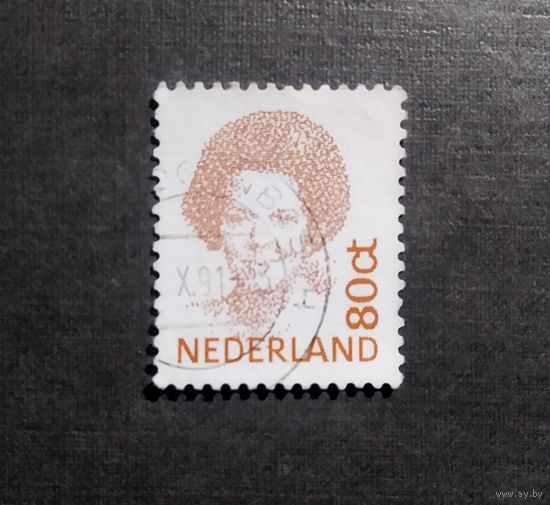 Марка Нидерланды 1982 год Королева