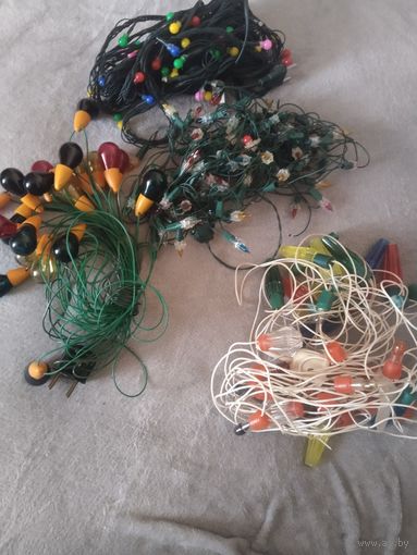 Ёлочные гирлянды.