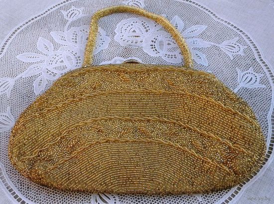 Винтаж: 1950-х годов "RICHERE" Золотистый Вечерний бисерный кошелек-Сумочка-клатч ручной работы из Японии. *Внутренний мешок-подкладка из атласа находится в отличном состоянии.