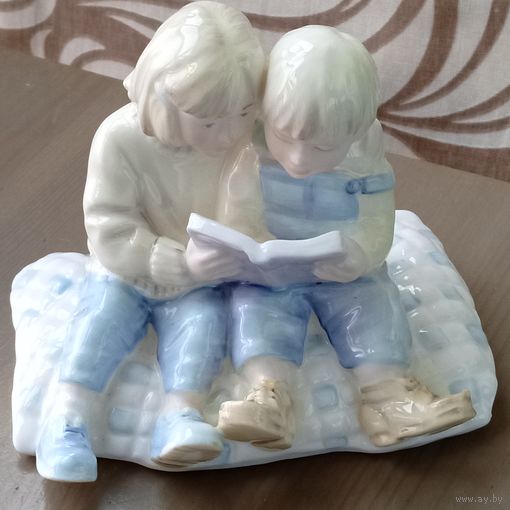 Статуэтка фарфоровая "Жили-Были", Wedgwood, Aнглияг