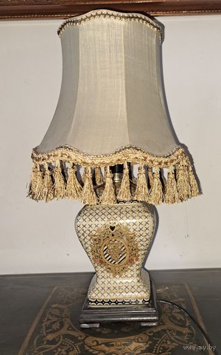 Лампа настольная. Фарфор. ВИНТАЖ. ЕВРОПА.