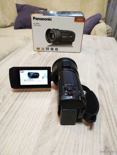 Full HD с оптикой от Leica Panasonic HC-V800. В отличии от v7ххх в v800 - супер стабилизатор, новая матрица 2,5 с подсветкой, при слабом свете больше оттенков и красок.