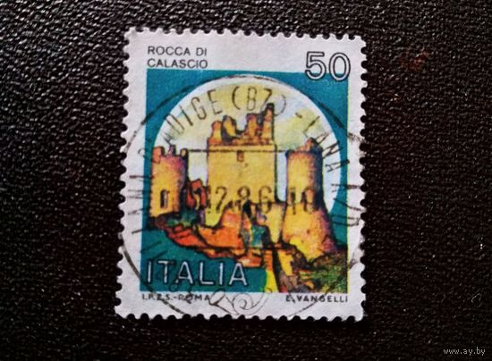 Марка Италия 1980 год Замок