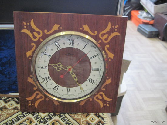 Часы Маяк настенные.