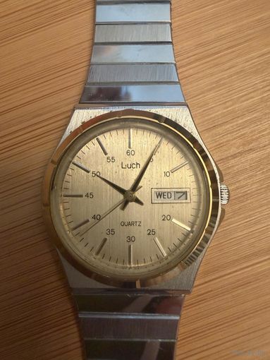 Часы кварцевые наручные Луч с браслетом СССР б/у