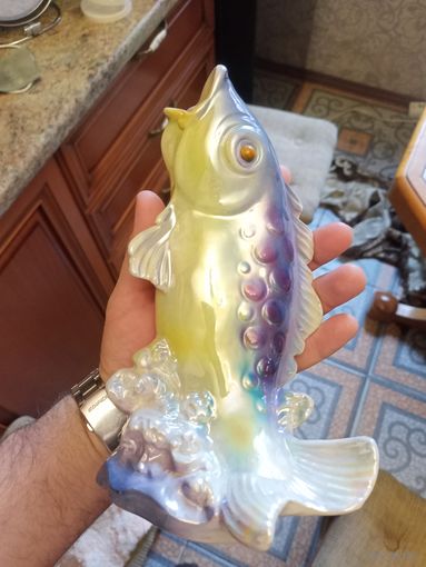 Фарфоровая статуэтка