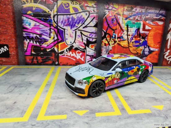 Коллекционная модель 1/64 miniGT #388 Bentley Flying Spur V8