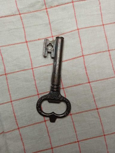 Открывалка-штопор в виде ключа, Германия