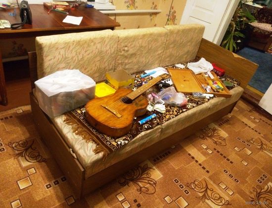 Тахта раскладная двухместная. Габариты в сложенном состоянии 82,5 х 191 см.