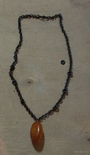 Кулон  янтарь