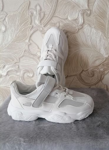 Кроссовки