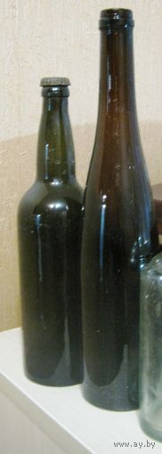 Две бутылки ПМВ ,Германия. Одна закрыта.
