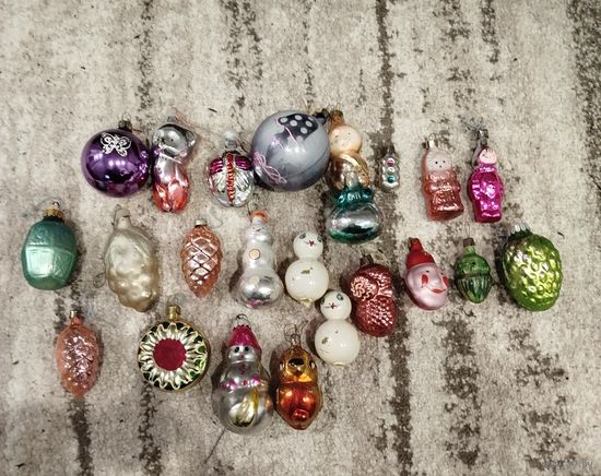 Лот ёлочных игрушек,с рубля