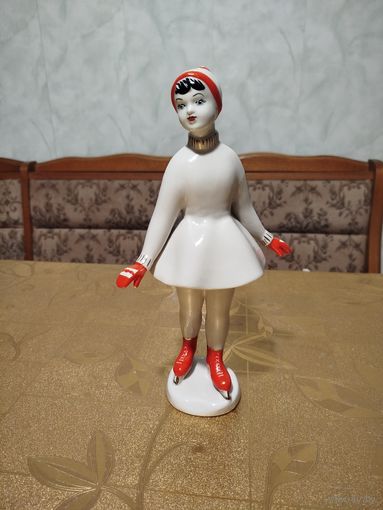 Фигуристка. Фарфоровая статуэтка СССР