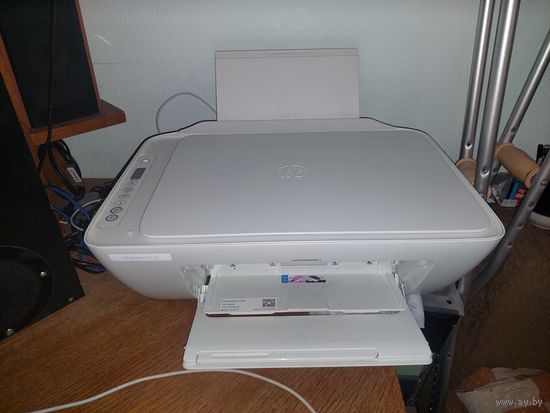 Принтер МФУ HP DeskJet 2710 5AR83B Wi-Fi, сруйный, надо менять картриджи. В остальном в замечательном состоянии. Легко переделывется под СНПЧ. Характеристики - МФУ, струйный, цветной, формат A4 (210x2