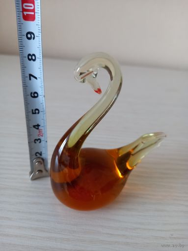 Статуэтка лебедь,  цветное стекло