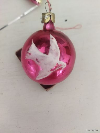Елочная игрушка шарик