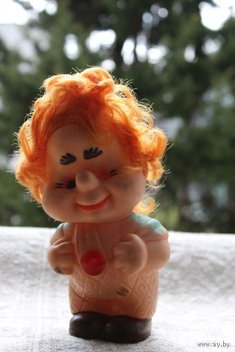 Игрушка резиновая Карлсон но без глазика одного