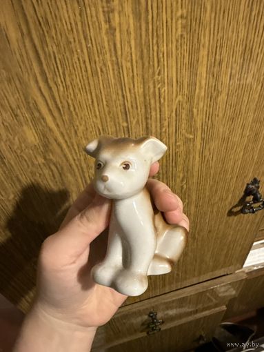 Щенок фарфор