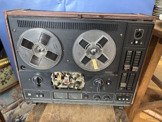 Катушечный магнитофон "Сатурн 202-2 Стерео" СССР