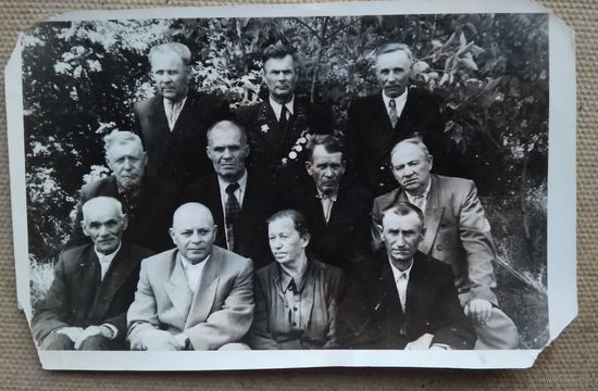 Фото борисовских ветеранов на встрече с молодежью. Борисов. 1957 г.