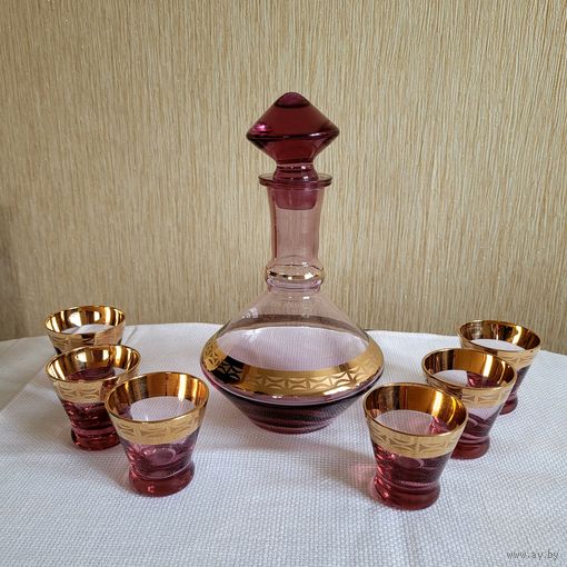 Набор для крепких напитков, марганцевое стекло, позолота, графин и рюмки 6 шт., Борисовский ХЗ.