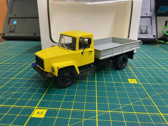 1/43 ГАЗ 33073 | Автоистория