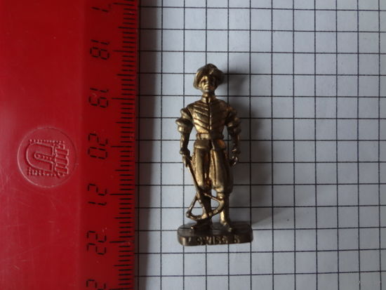 Солдатик с арбалетом.