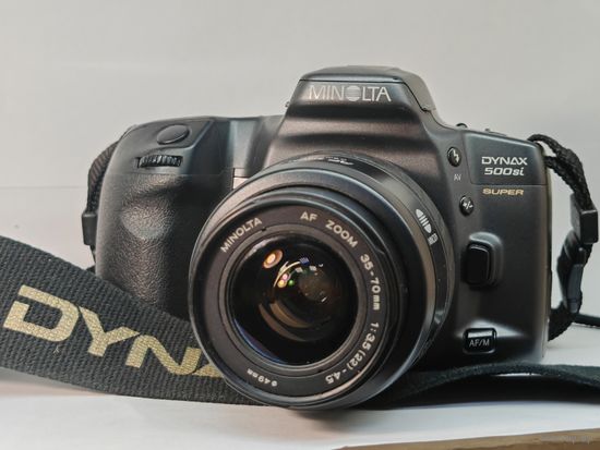 Фотоаппарат Minolta Зеркальный, плёночный. С рубля.