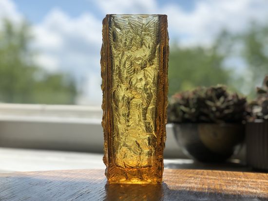 Ваза цветное стекло Чехия винтаж 20 х 8см