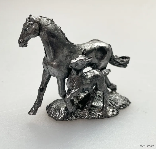 Статуэтка Лошадь с жеребёнком Оловянный сплав