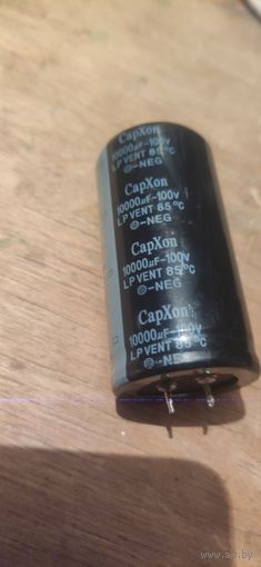 Конденсатор электролитический 10000мкф. 100В.